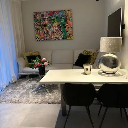 Wunderschoene Nahe Koeln Und Duesseldorf *