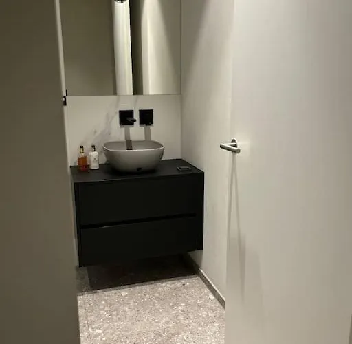 Wunderschoene Nahe Koeln Und Duesseldorf Lejlighed