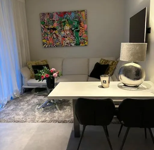 Wunderschoene Nahe Koeln Und Duesseldorf *